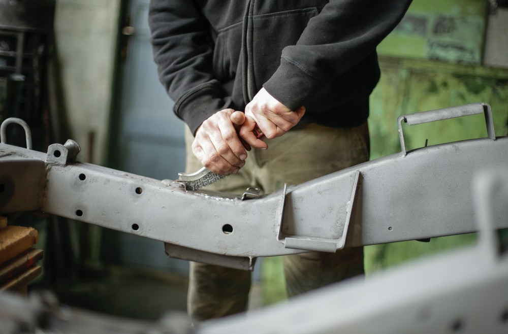 Jaké pracovní kalhoty byste měli nosit v létě?