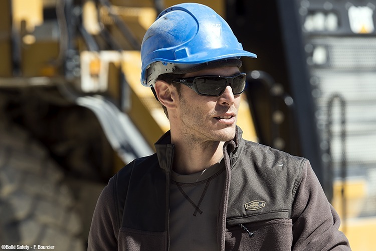 Brýle z bazaru? Raději je vyhoďte do koše.